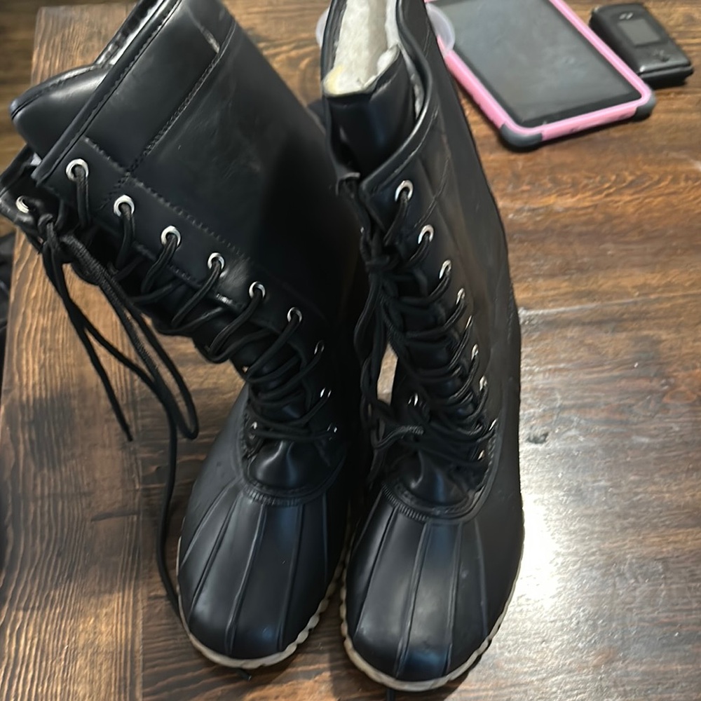 Black Women's Lace-Up Boots